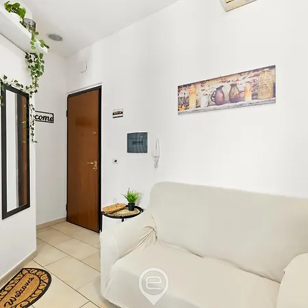 Apartment Domus Karalitana